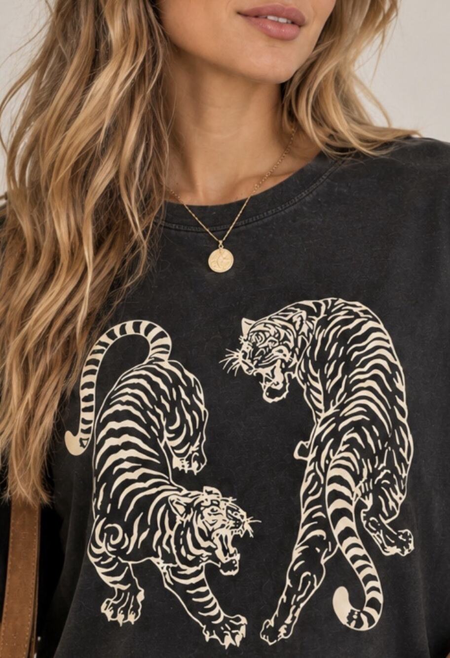 Women’s Black Tiger Graphic Tee Crew Neck Short Sleeve T-Shirt Size XL